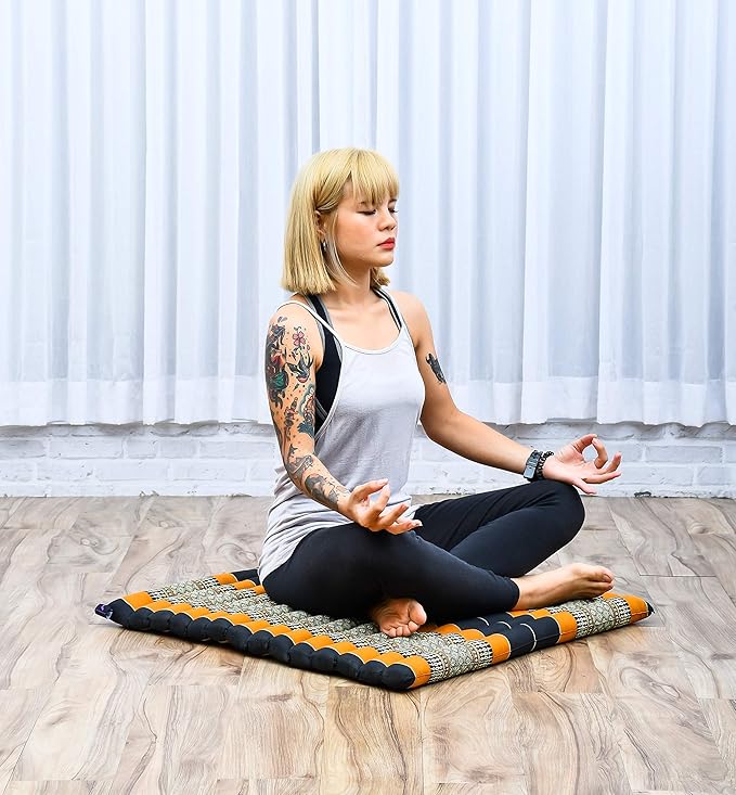 Leewadee Zabuton Seating Cushion – Square Floor Seat for Meditation Exercises, Light Yoga Mat Filled with Kapok