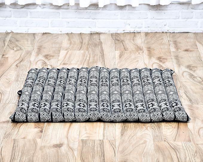 Leewadee Zabuton Seating Cushion – Square Floor Seat for Meditation Exercises, Light Yoga Mat Filled with Kapok