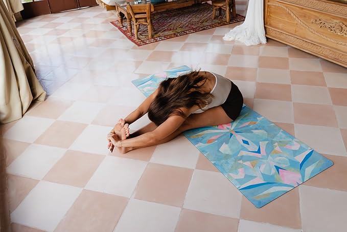 YOGA DESIGN LAB | The Combo Yoga Mat | 2-in-1 Mat+Towel | Eco Luxury | Ideal for Hot Yoga, Power, Bikram, Ashtanga, Sweat | Studio Quality | Includes Carrying Strap!