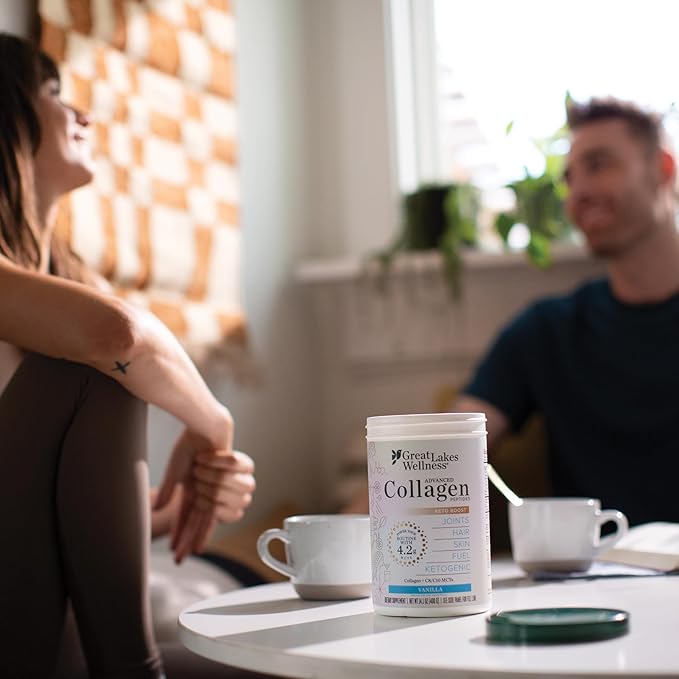 Great Lakes Wellness Keto Boost Advanced Collagen Peptides Powder with 4.2g MCTs - Vanilla Flavored - Nutritiously-Rich Non-Dairy Coffee Creamer or Smoothie Alt - Non-GMO, Kosher - 14.1 oz