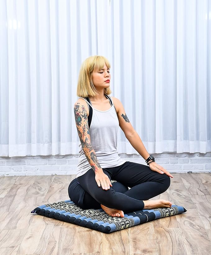 Leewadee Meditation Cushion Set – 1 Round Zafu Meditation Pillow and 1 Square Roll-Up Zabuton Meditation Mat, Pillows Bundle Filled with Kapok