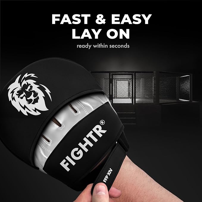 FIGHTR® Premium Punching Mitts - Ideal Padding & Stability | Boxing Mitts for Martial Arts incl. Carry Bag | Focus Pads for Boxing, MMA, Muay Thai, etc.