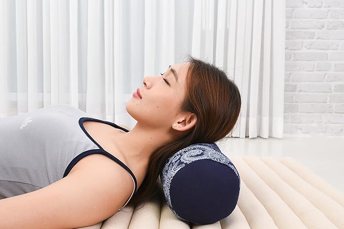 Leewadee Small Yoga Bolster – Shape-Retaining Cervical Neck Roll, Tube Pillow for Comfortable Reading, Kapok Filling, 22 x 6 x 6 inches